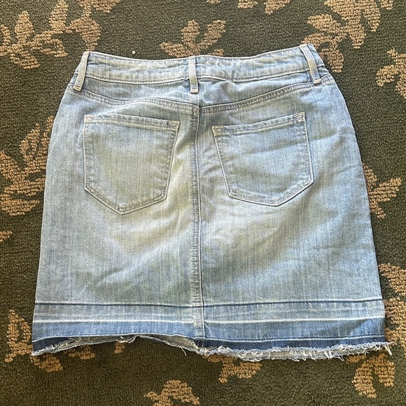 Ana Taylor Casual Light Blue Denim Mini Skirt size 4 petite - Picture 3 of 6